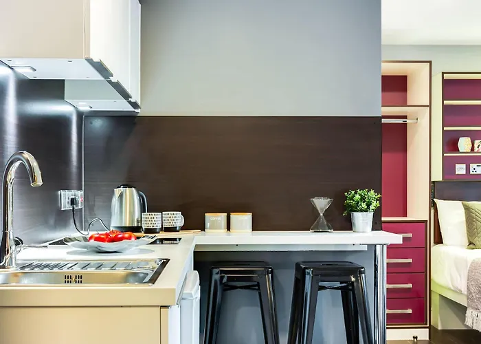 Апартаменти For 2 Near Leeds, Free Breakfast